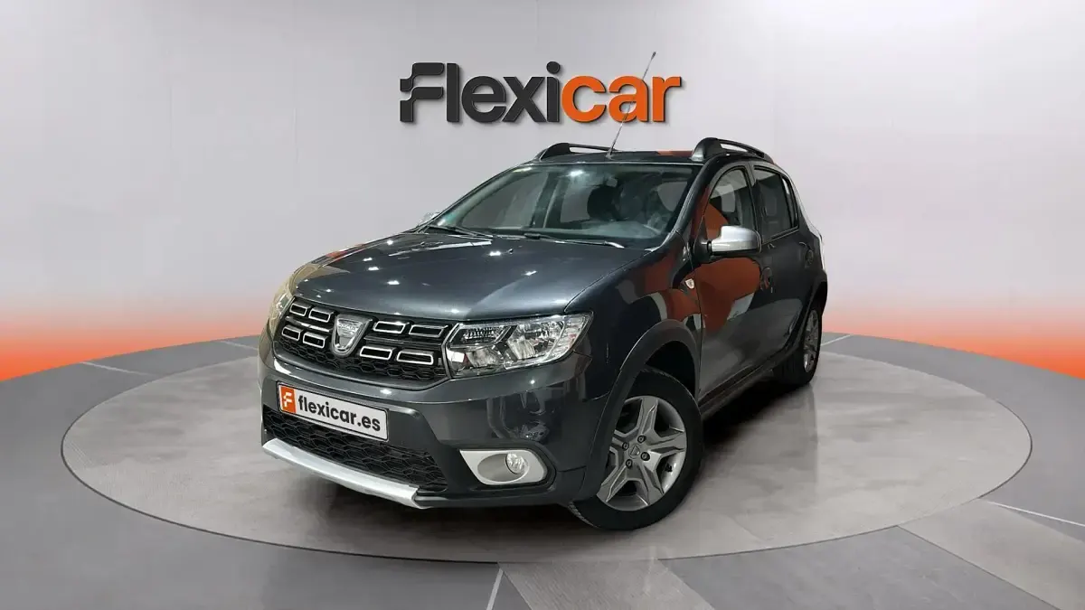 Usado Dacia Sandero Comfort 91 CV (66 kW) 2020 Negro Berlina