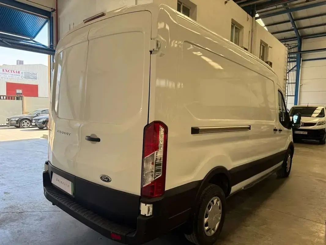 Usado Ford Transit Trend 129 CV (94 kW) 2021 Blanco Van
