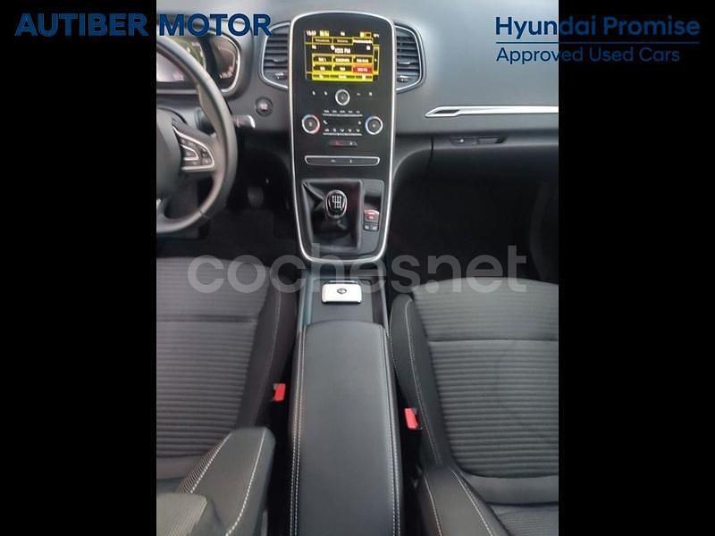 Usado Renault Grand Scénic IV Zen 120 CV (88 kW) 2019 Beige Monovolumen