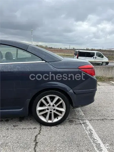 Usado Opel Astra Cabriolet Cosmo 140 CV (102 kW) 2009 Azul Descapotable