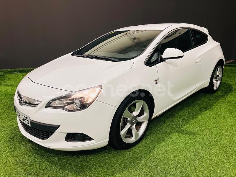 Blanco Usado 2015 Opel Astra GTC Sportive Berlina | 7500 € (Precio justo) - Imagen 1/4