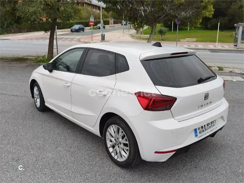 Usado Seat Ibiza Style 75 CV (55 kW) 2017 Blanco Berlina