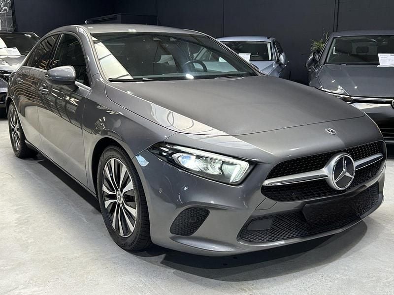 Usado Mercedes A220 190 CV (139 kW) 2021 Gris / plata Berlina