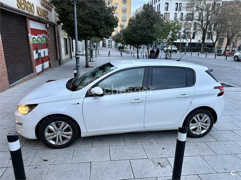 Usado Peugeot 308 Style 120 CV (88 kW) 2016 Blanco Berlina