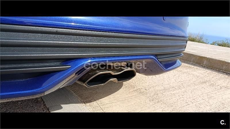 Usado Ford Focus ST 250 CV (183 kW) 2017 Azul Berlina