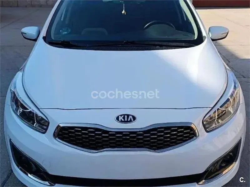 Usado Kia Ceed GT 136 CV (100 kW) 2018 Blanco Berlina
