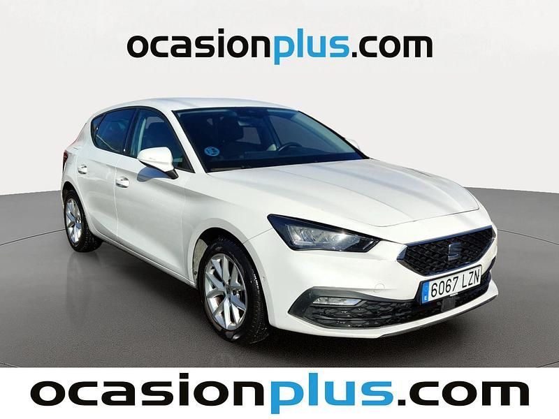 Usado Seat Leon Style 116 CV (85 kW) 2022 Blanco Utilitario