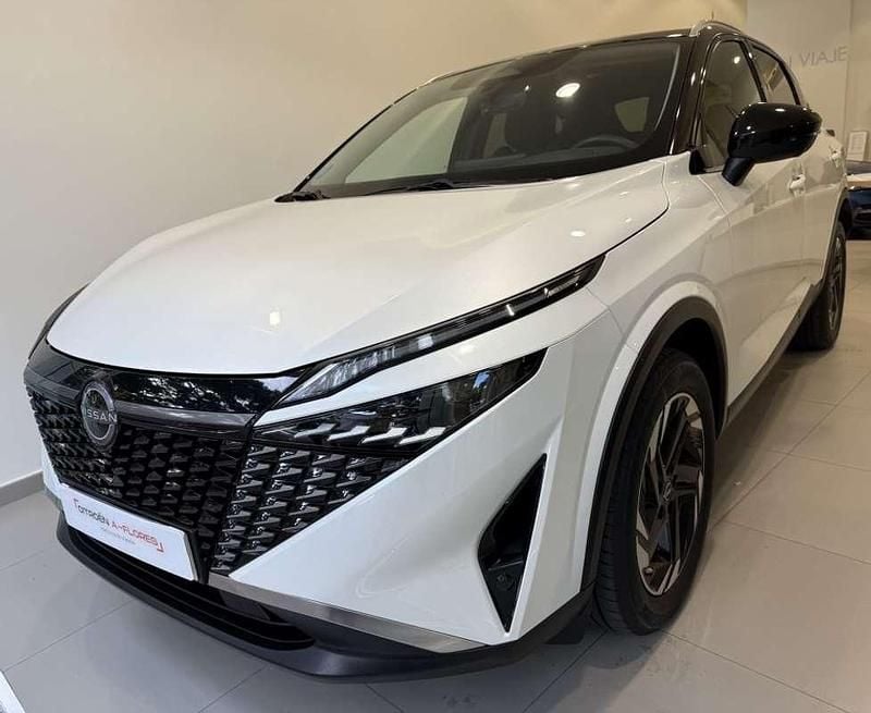 Blanco Usado 2025 Nissan Qashqai N-Connecta SUV | 24.900 € (Precio justo) - Imagen 1/4