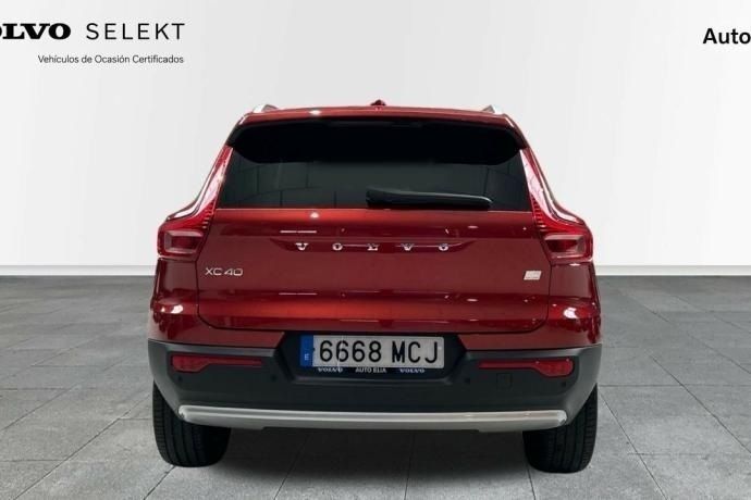 Usado Volvo XC40 Core 211 CV (155 kW) 2022 Rojo SUV