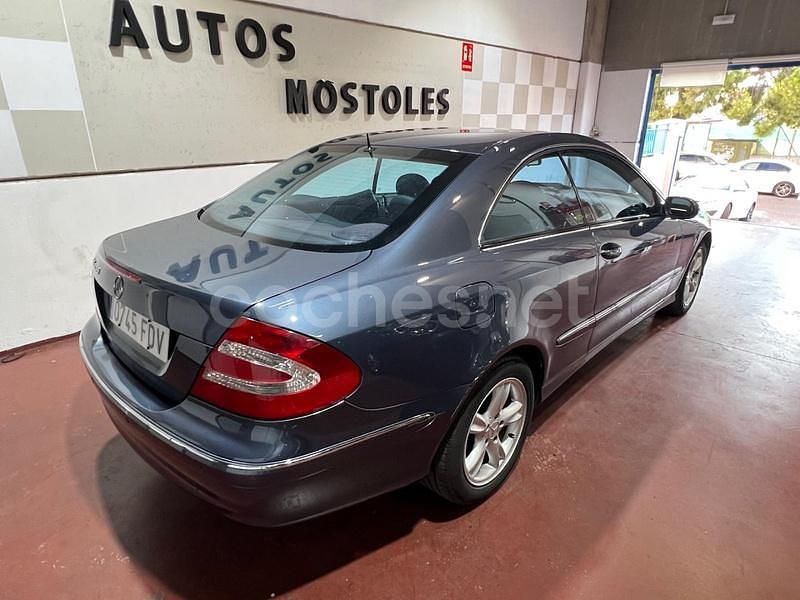 Usado Mercedes CLK240 Avantgarde 170 CV (125 kW) 2004 Gris / plata Coupe