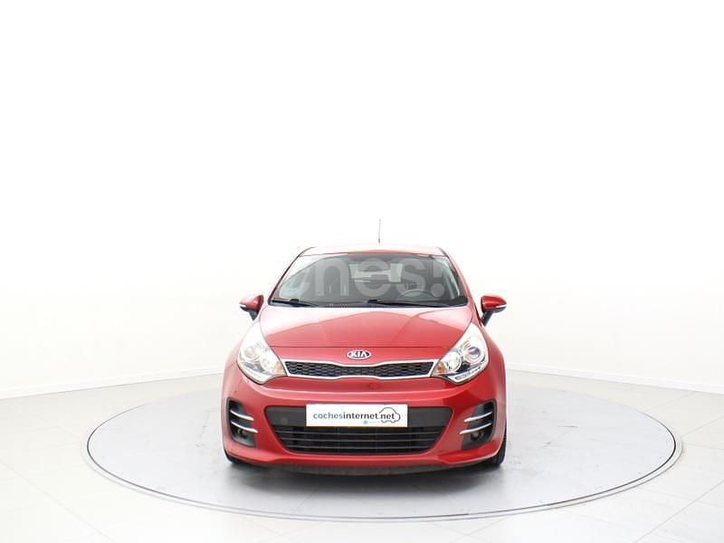 Usado Kia Rio 84 CV (61 kW) 2016 Granate Utilitario