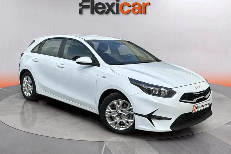 Blanco Usado 2022 Kia Ceed Berlina | 15.990 € (Super precio) - Imagen 1/4