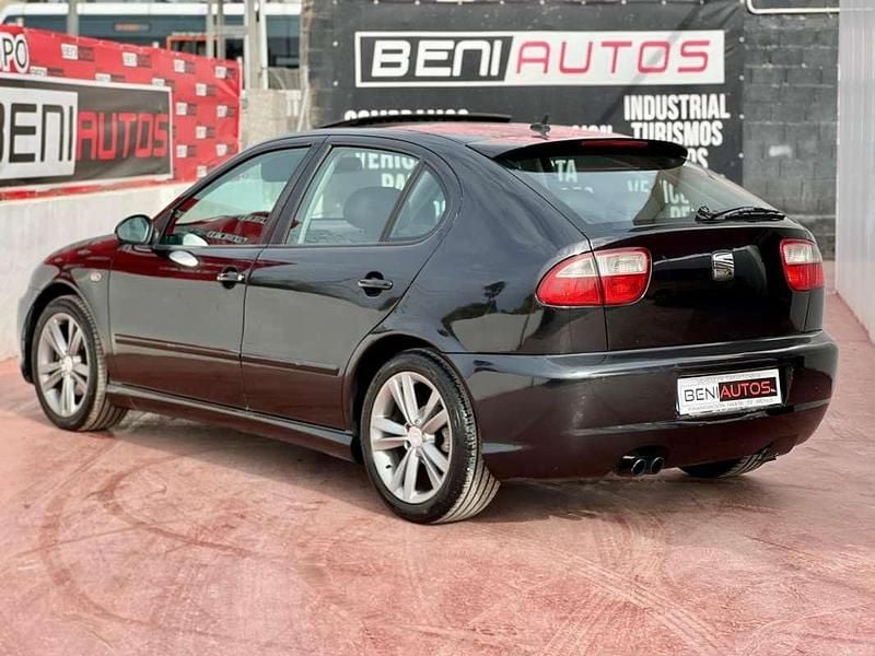 Usado Seat Leon FR 150 CV (110 kW) 2004 Negro Utilitario