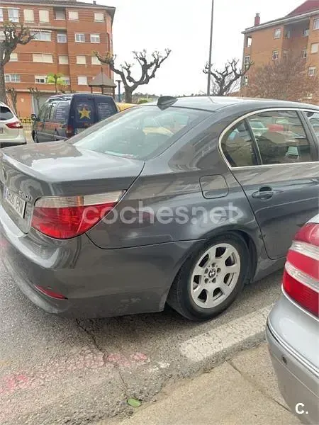 Usado BMW 520 170 CV (125 kW) 2003 Gris / plata Berlina