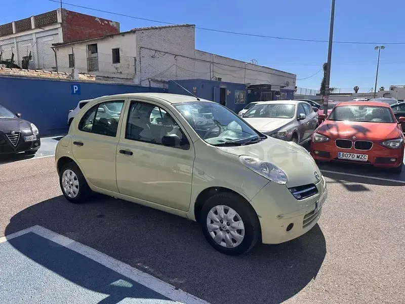 Używany Nissan Micra Visia+ 80 KM (58 kW) 2006 Beżowy Sedan/Limuzyna