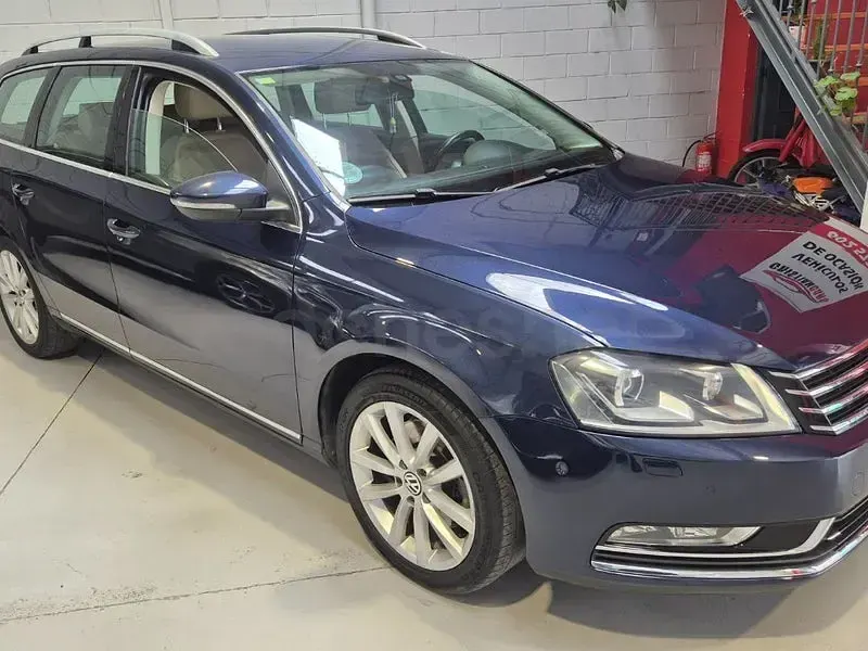 Usado VW Passat Highline 177 CV (130 kW) 2014 Azul Familiar