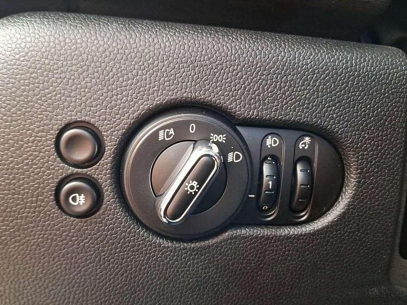 Usado BMW 118 Comfort Edition 136 CV (100 kW) 2021 Negro Utilitario