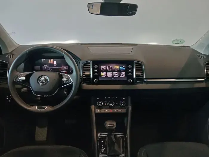 Usado Skoda Karoq Selection 150 CV (110 kW) 2024 Rojo SUV