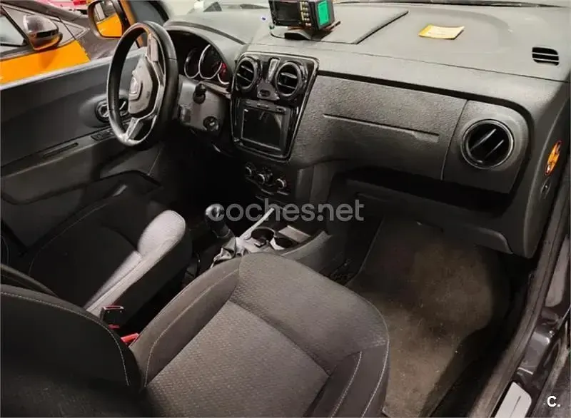 Usado Dacia Lodgy Comfort 102 CV (75 kW) 2019 Negro Monovolumen