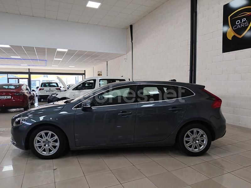 Usado Volvo V40 Kinetic 115 CV (84 kW) 2013 Gris / plata Berlina