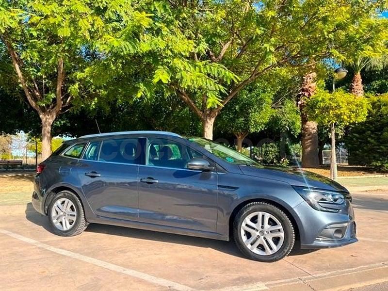 Usado Renault Mégane GrandTour Bose Edition 115 CV (84 kW) 2019 Gris / plata Familiar