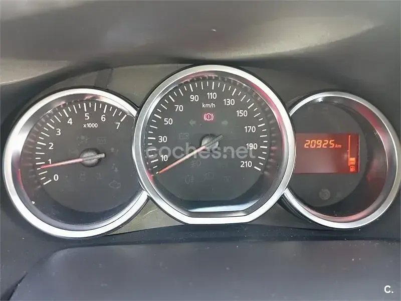 Usado Dacia Sandero Comfort 95 CV (69 kW) 2020 Blanco Berlina