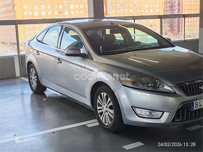 Usado Ford Mondeo Ghia 140 CV (102 kW) 2008 Gris / plata Berlina