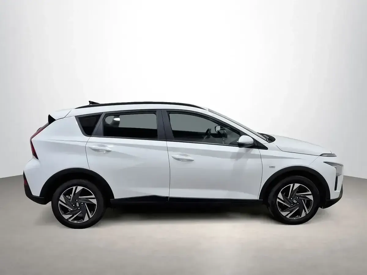 Usado Hyundai Bayon 101 CV (74 kW) 2022 Blanco SUV