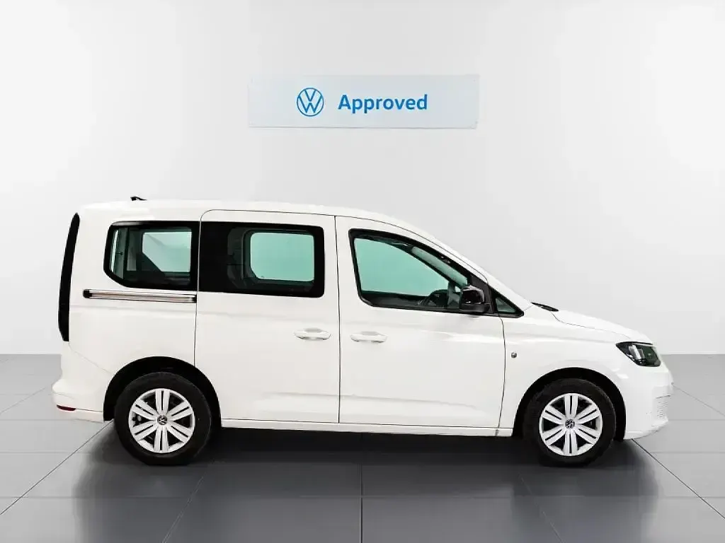 Usado VW Caddy 102 CV (75 kW) 2024 Blanco Monovolumen
