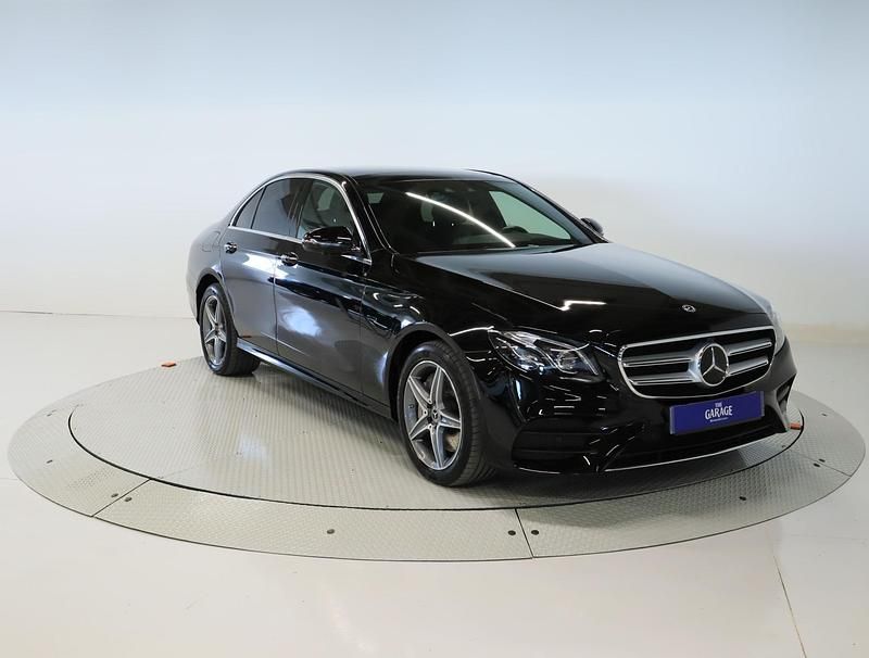 Usado Mercedes E300 333 CV (244 kW) 2020 Negro Berlina