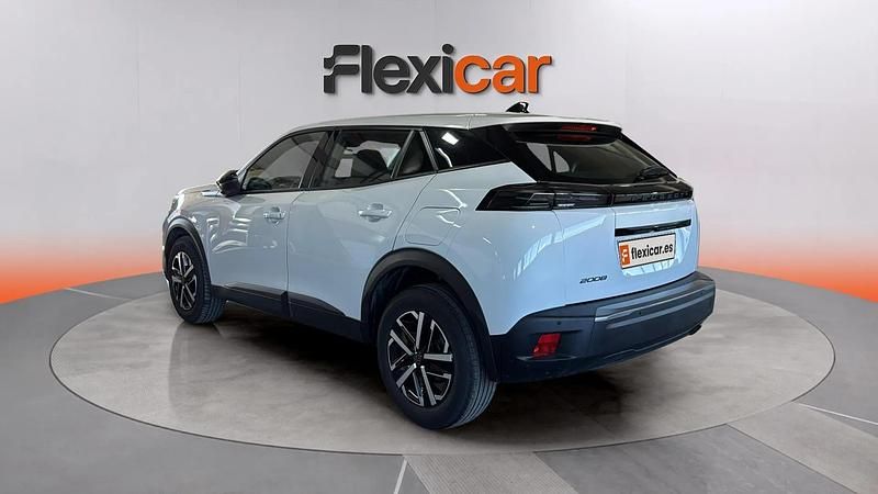 Usado Peugeot 2008 Active 101 CV (74 kW) 2023 Blanco SUV