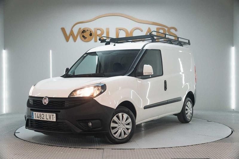Usado Fiat Doblò 95 CV (69 kW) 2021 Blanco Monovolumen