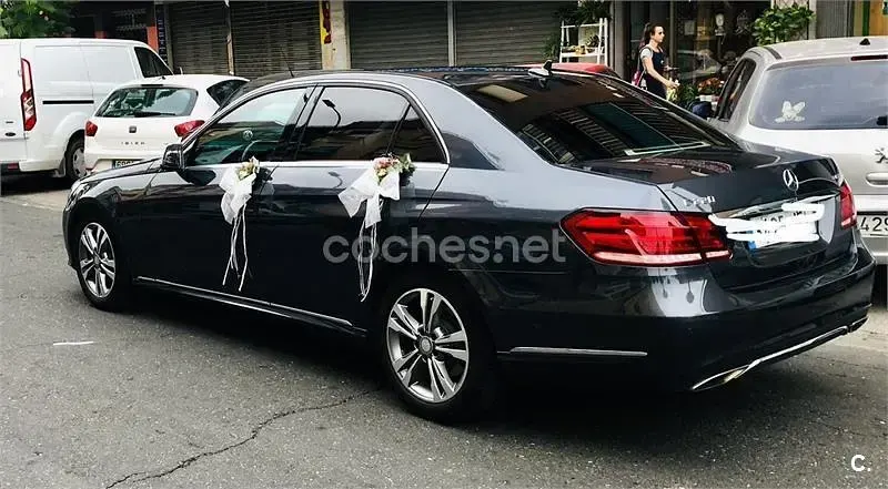 Usado Mercedes E220 Avantgarde 170 CV (125 kW) 2015 Gris / plata Berlina
