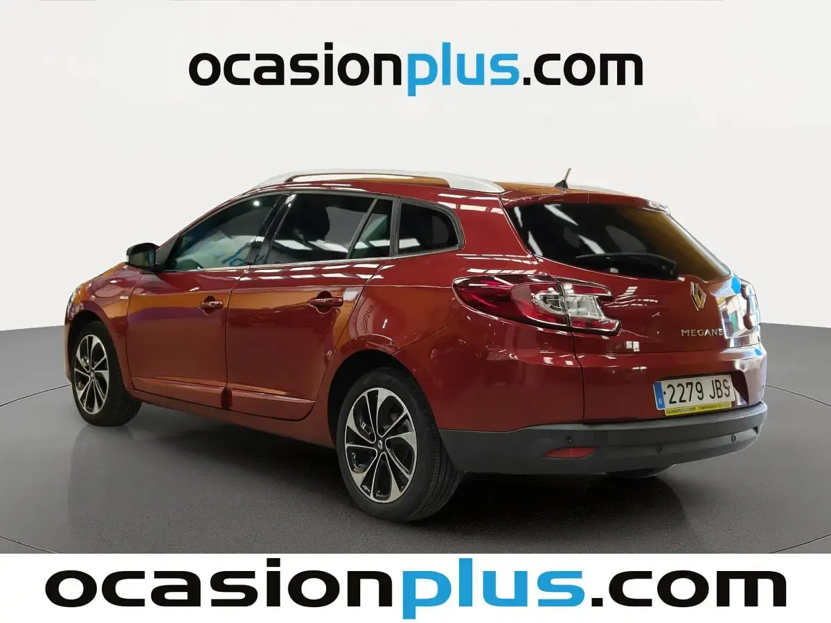 Usado Renault Mégane III Bose Edition 130 CV (95 kW) 2014 Rojo Familiar