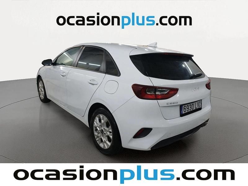 Usado Kia Ceed 120 CV (88 kW) 2021 Blanco Utilitario