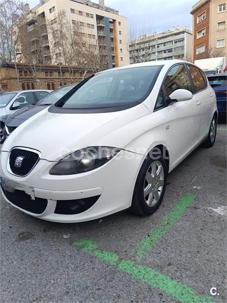 Usado Seat Altea Style 105 CV (77 kW) 2009 Blanco Monovolumen