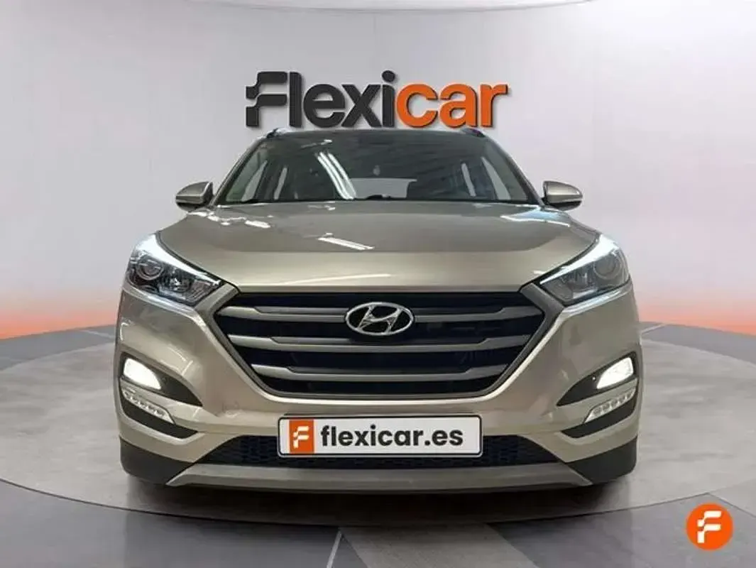 Usado Hyundai Tucson 116 CV (85 kW) 2018 Gris SUV