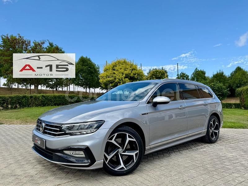 Gris / plata Usado 2020 VW Passat R-line Familiar | 26.900 € (Un poco caro) - Imagen 1/4