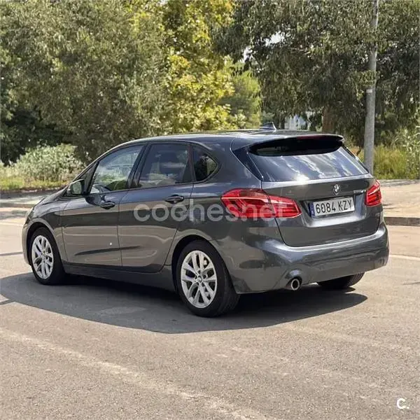 Usado BMW 225 Active Tourer iPerformance 224 CV (164 kW) 2019 Gris / plata Monovolumen