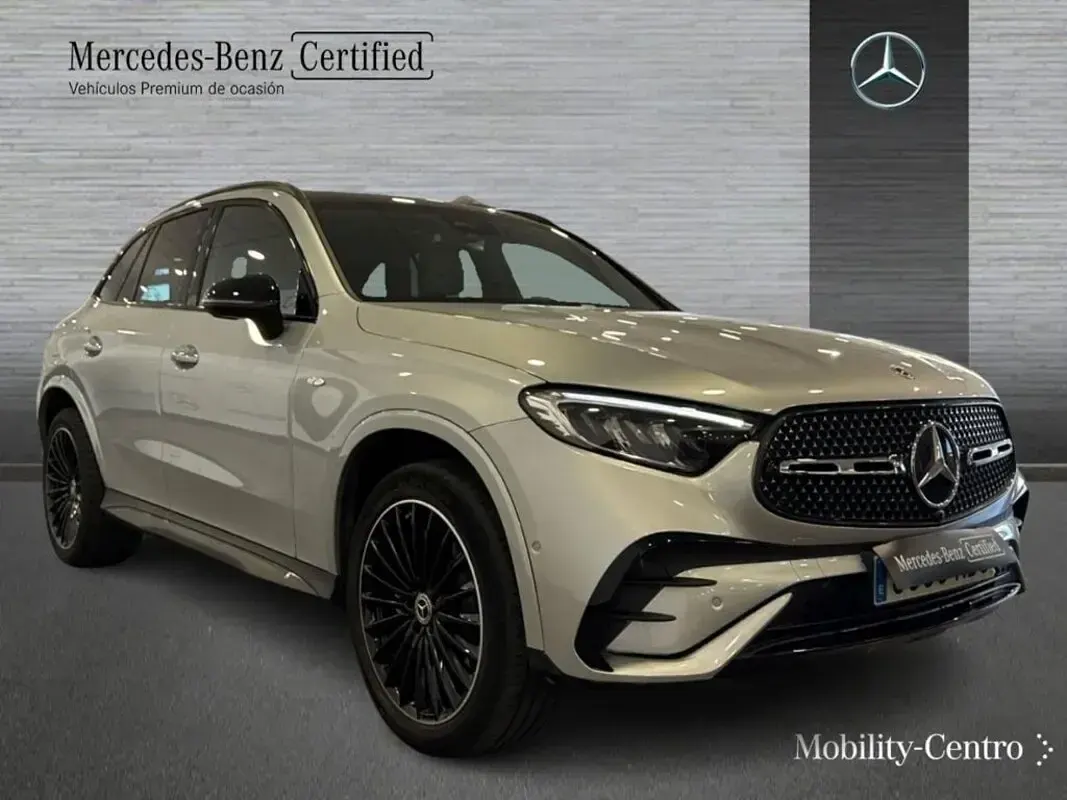 Usado Mercedes GLC300e AMG line 197 CV (144 kW) 2025 Hightechsilber metallic SUV