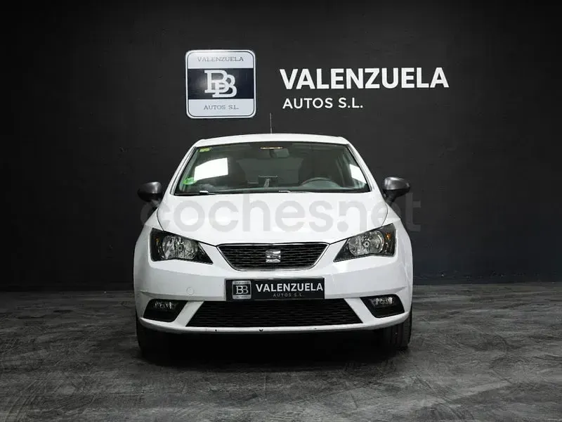Usado Seat Ibiza Reference 90 CV (66 kW) 2014 Blanco Berlina