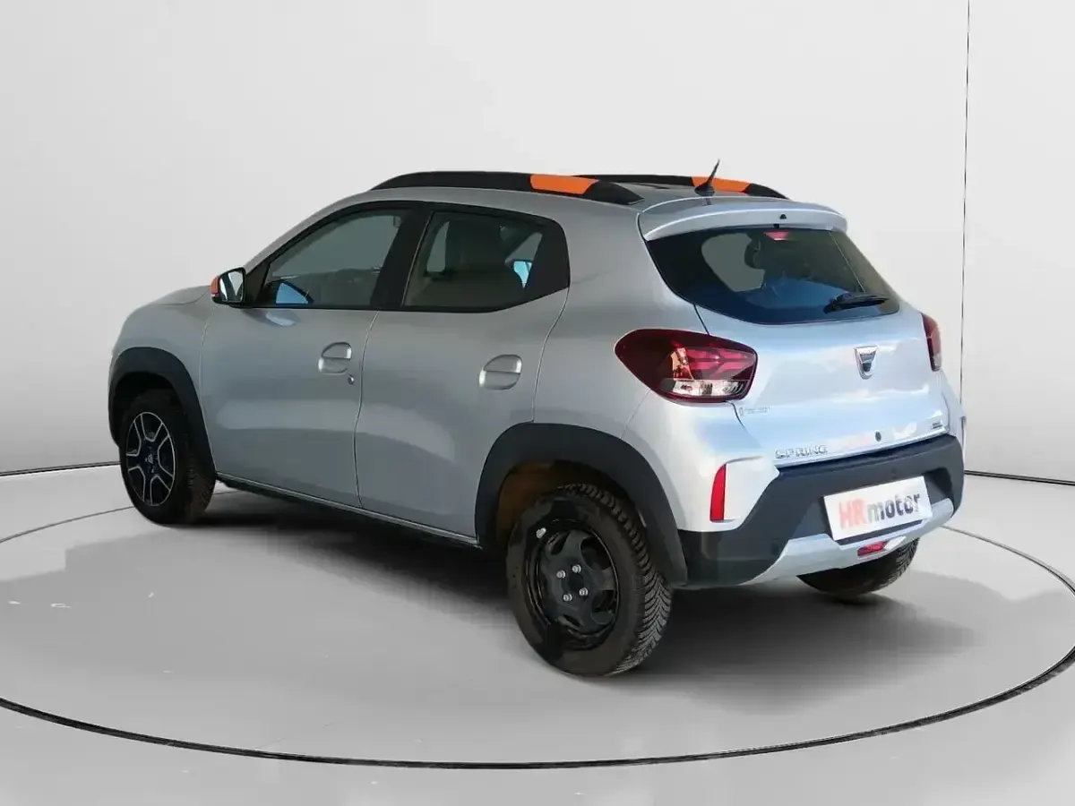 Usado Dacia Spring Comfort Plus 33 kW (45 CV) 2022 Gris Utilitario