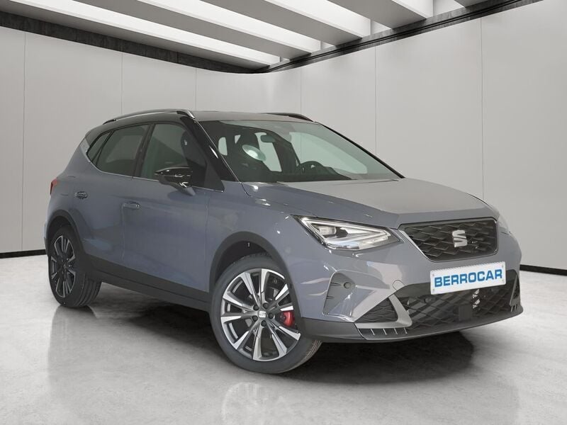 Gris Usado 2024 Seat Arona FR SUV | 21.990 € (Precio justo) - Imagen 1/4