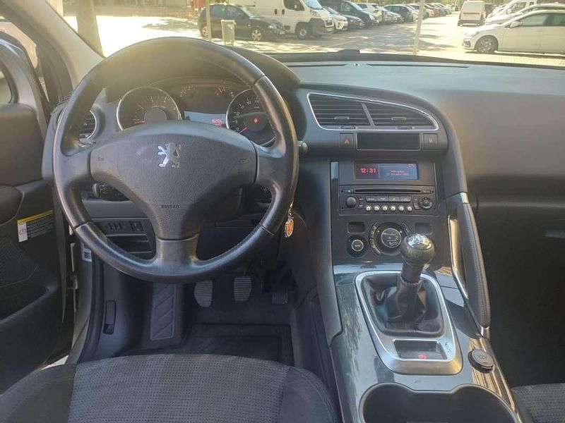 Usado Peugeot 3008 Premium 120 CV (88 kW) 2011 Gris Monovolumen