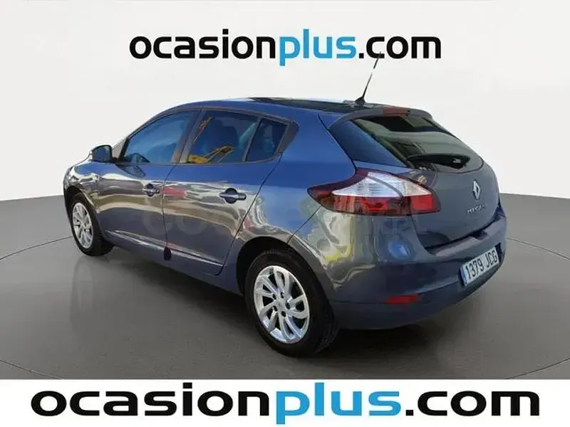 Usado Renault Mégane LIMITED 115 CV (84 kW) 2015 Gris / plata Berlina