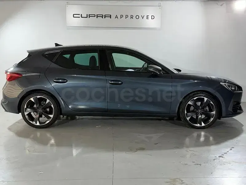 Usado Cupra Leon 150 CV (110 kW) 2023 Gris / plata Berlina