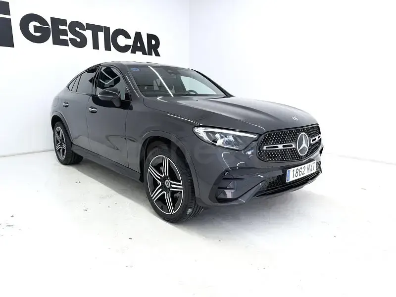 Usado Mercedes GLC300e 333 CV (244 kW) 2025 Gris Coupe