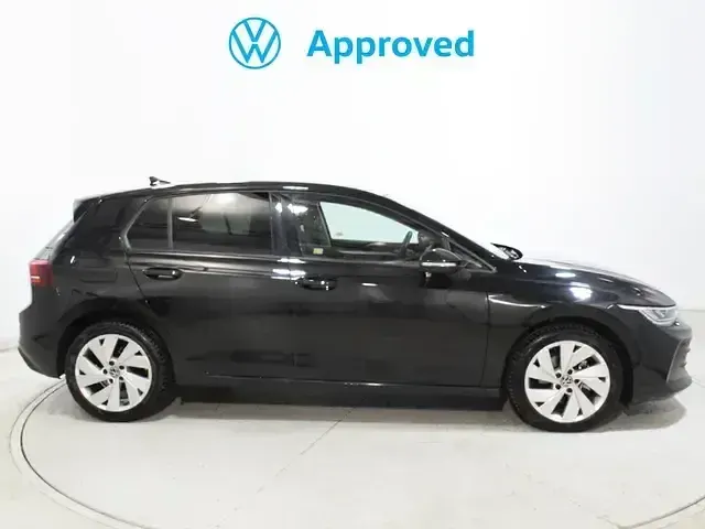 Usado VW Golf VIII 115 CV (84 kW) 2025 Negro Berlina