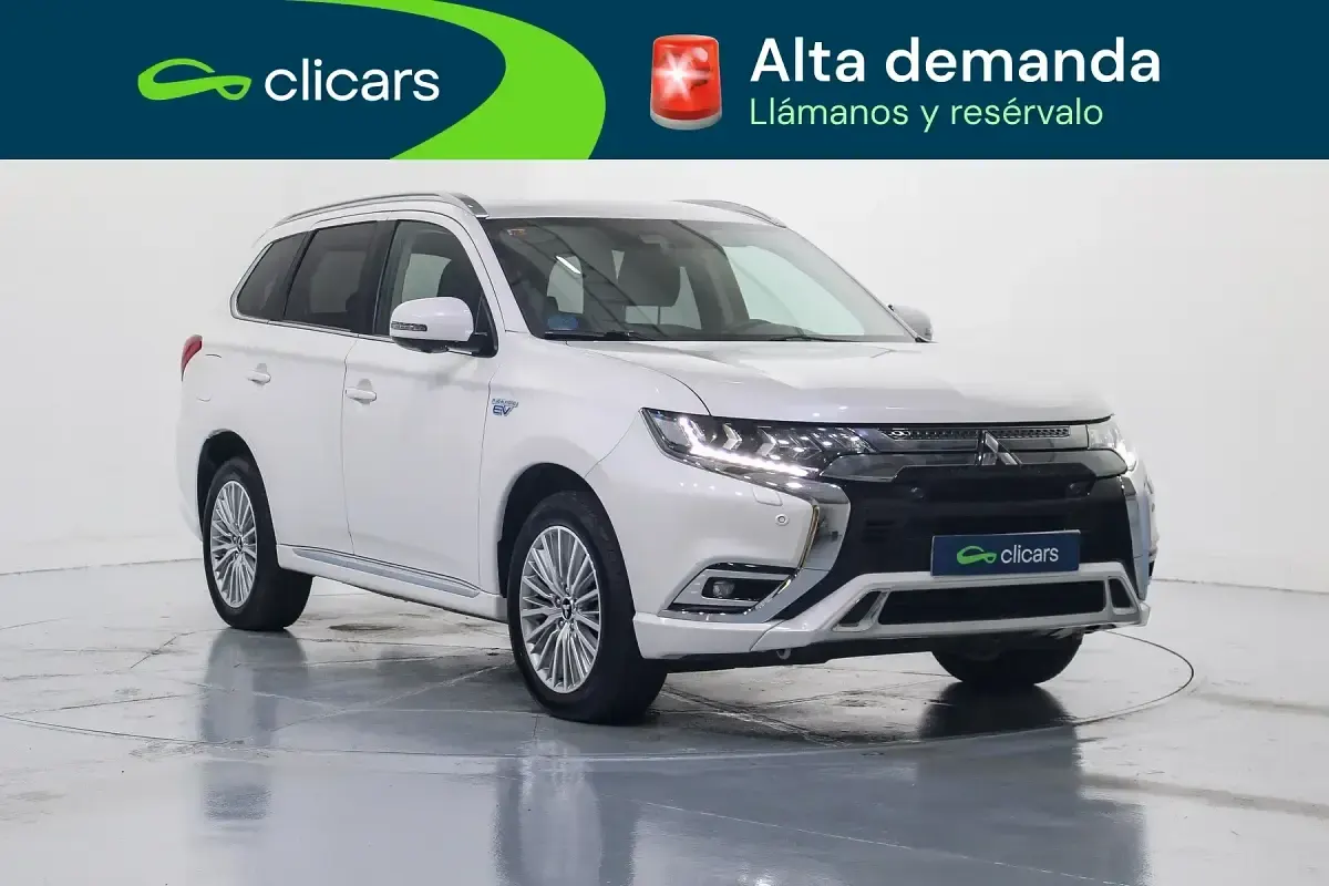 Usado Mitsubishi Outlander P-HEV 224 CV (164 kW) 2021 Blanco SUV