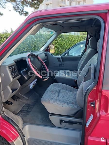 Usado VW Multivan Comfortline 130 CV (95 kW) 2003 Rojo Monovolumen